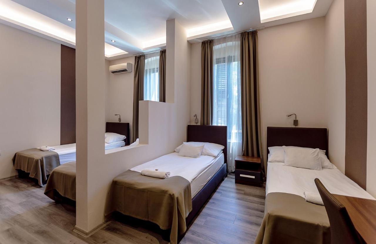 Vén Diófa De Lux Panzió Szeged Exterior foto